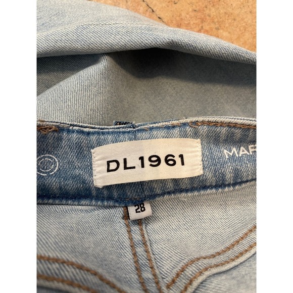 DL1961 MARA STRAIGHT JEAN - Picture 8 of 10
